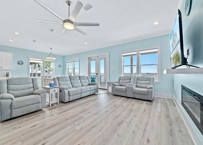 Luxurious Waterfront Lagoon With Heated Pool & Private Dock Near Gulf Shores, Alabama Gulf Shores