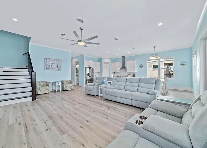 Luxurious Waterfront Lagoon With Heated Pool & Private Dock Near Gulf Shores, Alabama Holiday home Gulf Shores