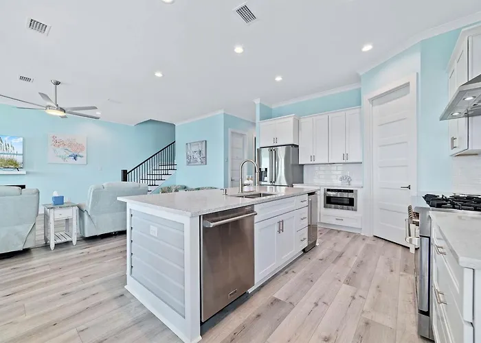 Luxurious Waterfront Lagoon With Heated Pool & Private Dock Near Gulf Shores, Alabama * Gulf Shores