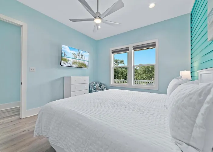 Luxurious Waterfront Lagoon With Heated Pool & Private Dock Near Gulf Shores, Alabama Gulf Shores