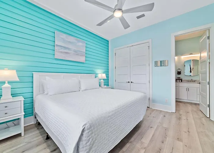 Luxurious Waterfront Lagoon With Heated Pool & Private Dock Near Gulf Shores, Alabama Holiday home Gulf Shores