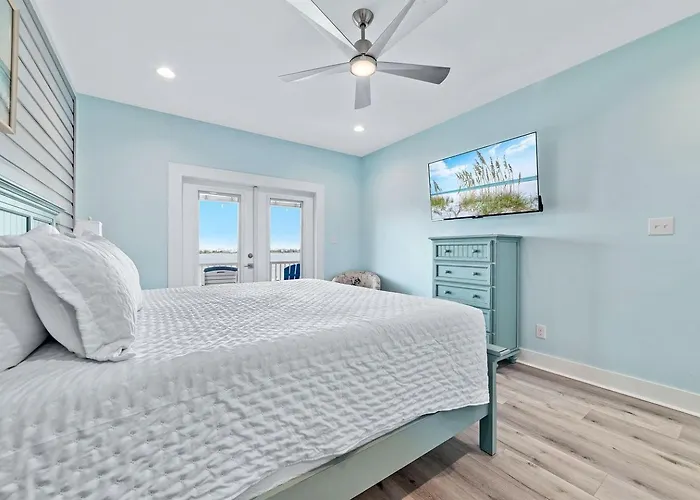 Holiday home Luxurious Waterfront Lagoon With Heated Pool & Private Dock Near Gulf Shores, Alabama *