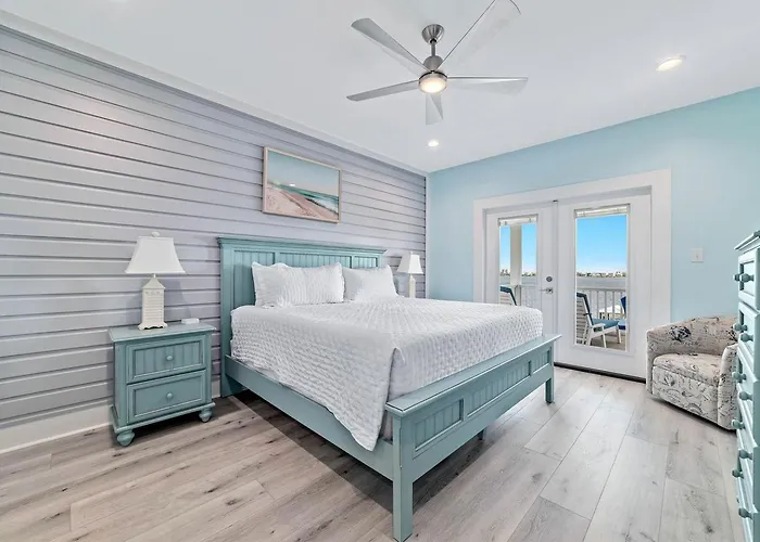 Holiday home Luxurious Waterfront Lagoon With Heated Pool & Private Dock Near Gulf Shores, Alabama *
