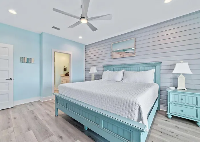 Luxurious Waterfront Lagoon With Heated Pool & Private Dock Near Gulf Shores, Alabama Holiday home Gulf Shores