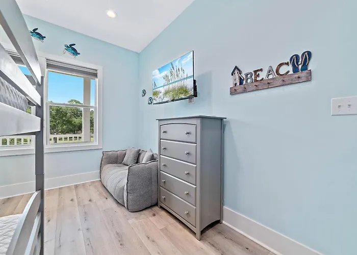Luxurious Waterfront Lagoon With Heated Pool & Private Dock Near Gulf Shores, Alabama Holiday home Gulf Shores
