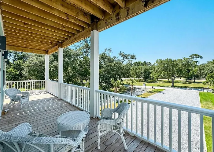 Luxurious Waterfront Lagoon With Heated Pool & Private Dock Near Gulf Shores, Alabama Gulf Shores