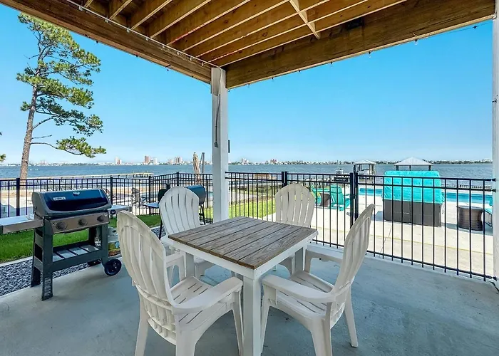 Holiday home Luxurious Waterfront Lagoon With Heated Pool & Private Dock Near Gulf Shores, Alabama