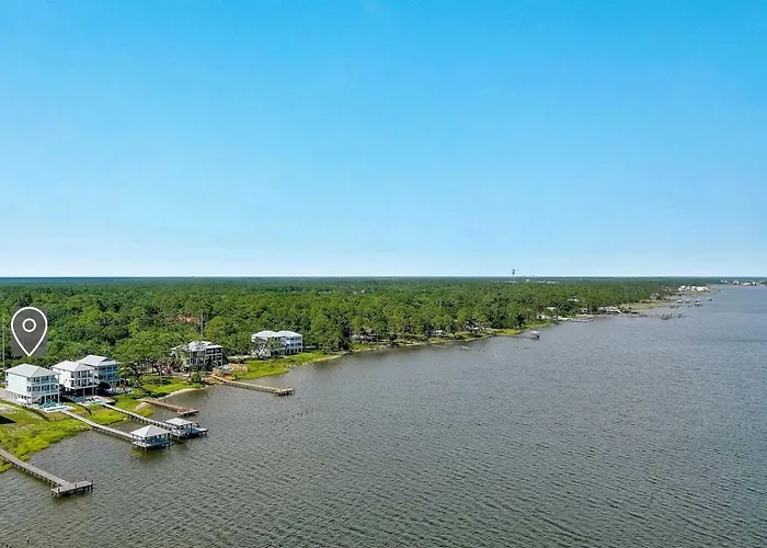Luxurious Waterfront Lagoon With Heated Pool & Private Dock Near Gulf Shores, Alabama *